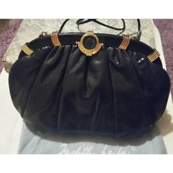 Vintage Judith Leiber Black Snakeskin Portrait Cameo Clasp Grannycore Handbag - Picture 1 of 8